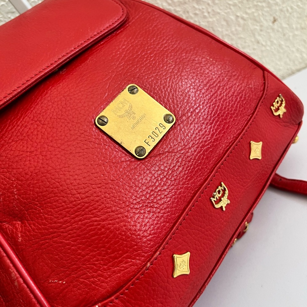 MCM Scarlet Backpack with Gold Details - Picture 2 of 12